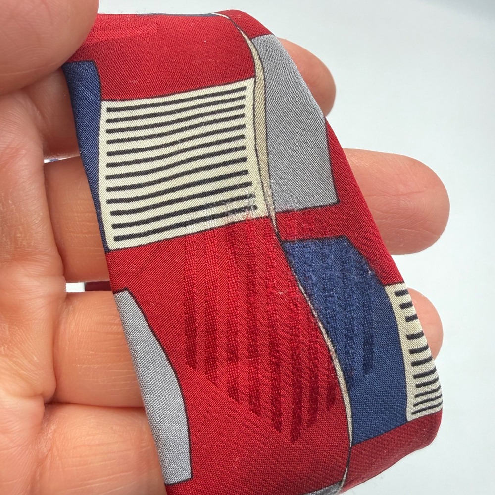 John Henry Mens Silk Tie Red Blue Grey Geometric Abstract Vintage Made in‎ USA - Picture 11 of 13